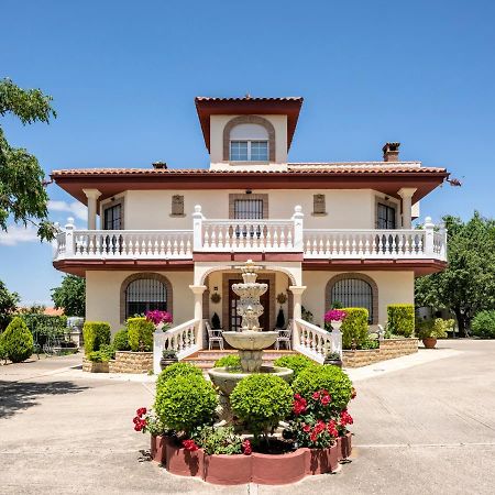 Vivienda Turistica Rural Mari Carmen Villa Baeza Exterior photo