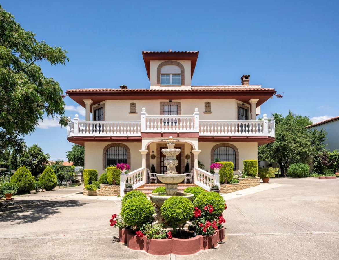 Vivienda Turistica Rural Mari Carmen Villa Baeza Exterior photo